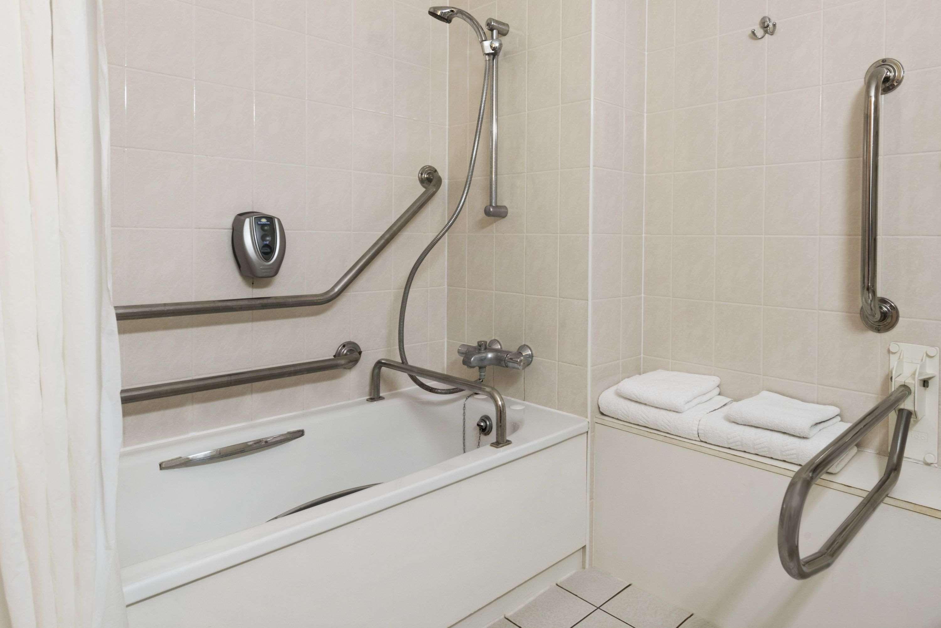 Days Inn סטאפורד מראה חיצוני תמונה