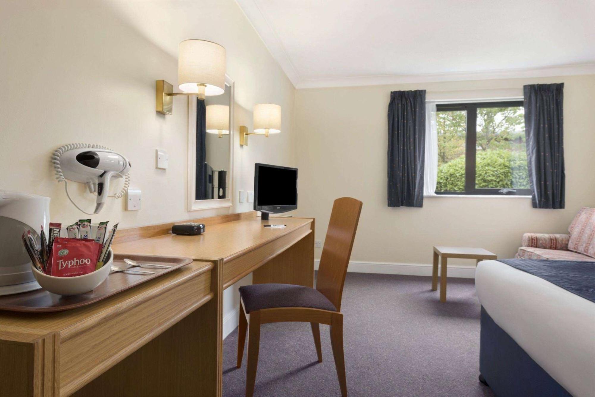 Days Inn סטאפורד מראה חיצוני תמונה