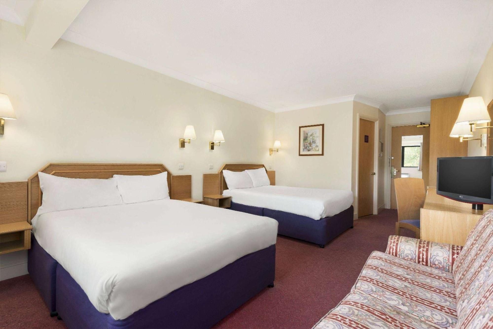 Days Inn סטאפורד מראה חיצוני תמונה