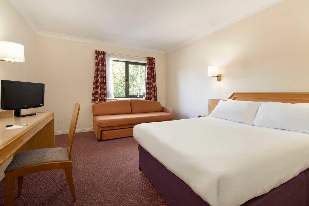 Days Inn סטאפורד מראה חיצוני תמונה
